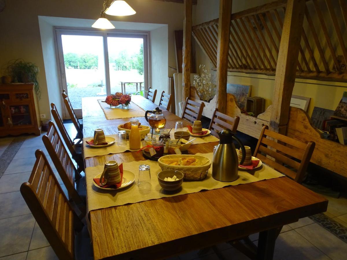 Bed and Breakfast La Ferme De Madelonnet Saint-Jeures Exterior foto