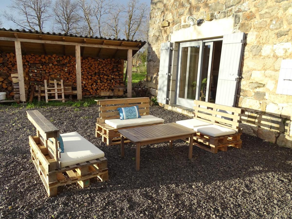 Bed and Breakfast La Ferme De Madelonnet Saint-Jeures Exterior foto