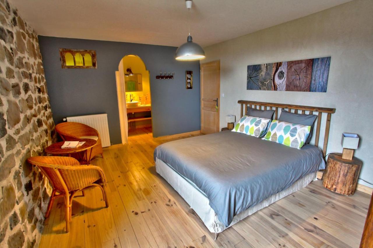 Bed and Breakfast La Ferme De Madelonnet Saint-Jeures Exterior foto