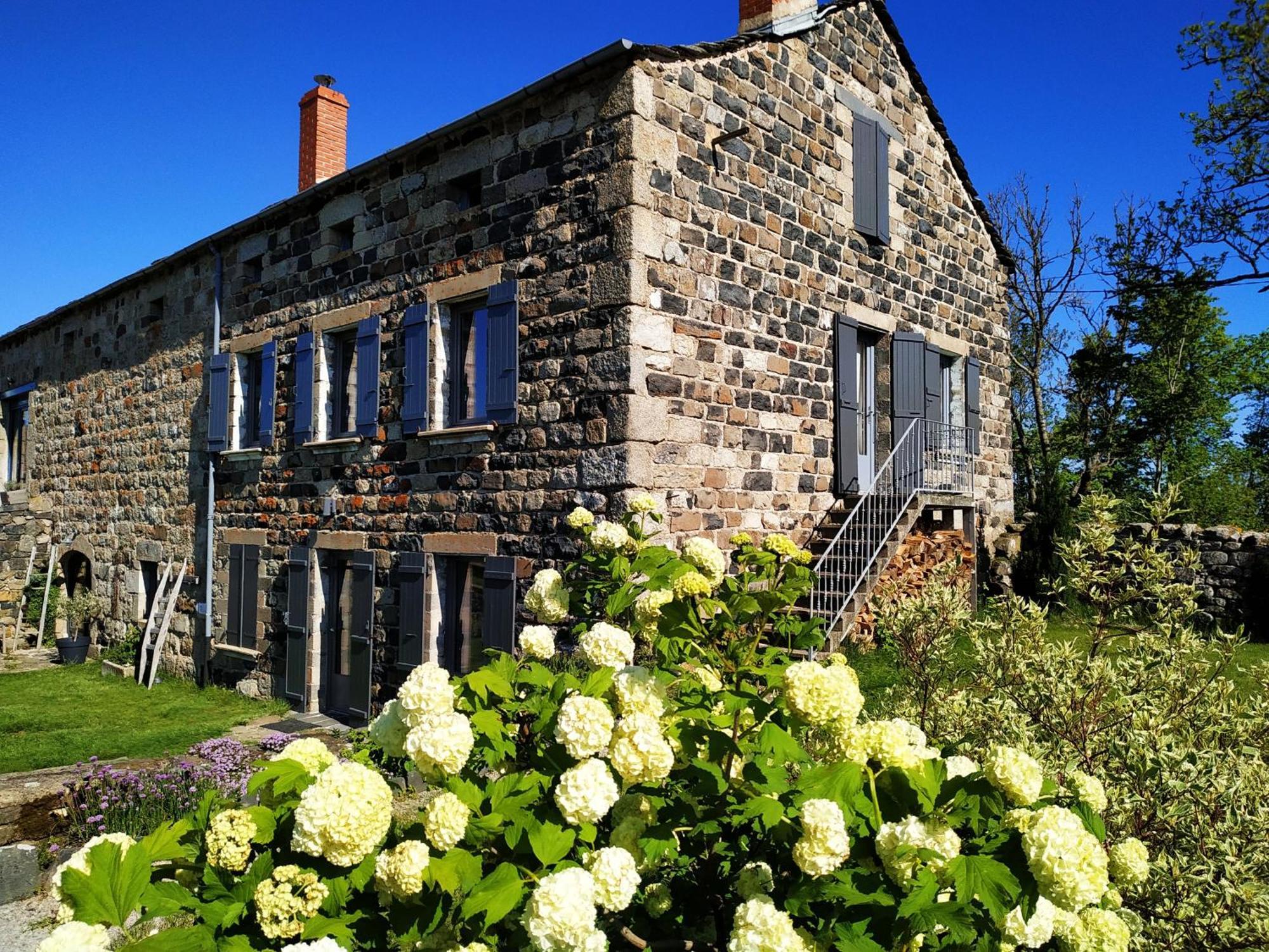 Bed and Breakfast La Ferme De Madelonnet Saint-Jeures Exterior foto